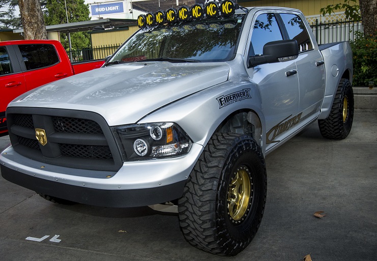 FiberWerX 4" Flare 2.5" Rise Front Fenders 09-18 Dodge Ram FiberWerX 4" Flare 2.5" Rise Front Fenders 09-18 Dodge Ram